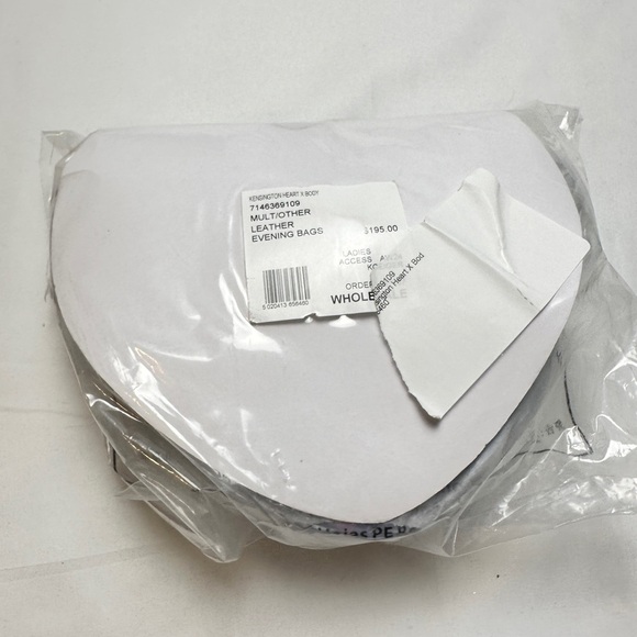 KURT GEIGER LONDON Kensington Heart Shape Crossbody (NEW) - Picture 3 of 14